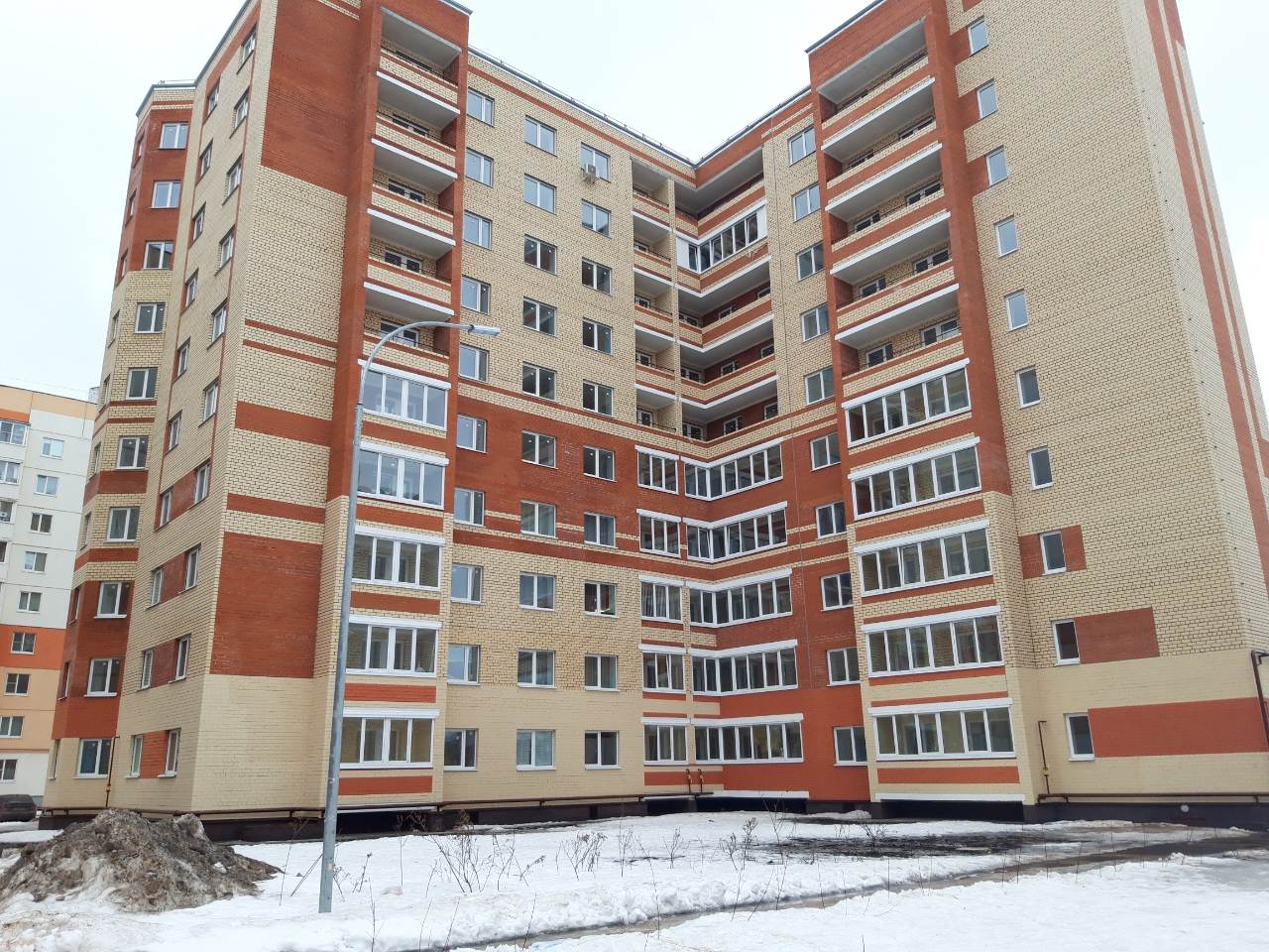 обл. Новгородская, г. Великий Новгород, ул. Космонавтов, д. 38-фасад здания