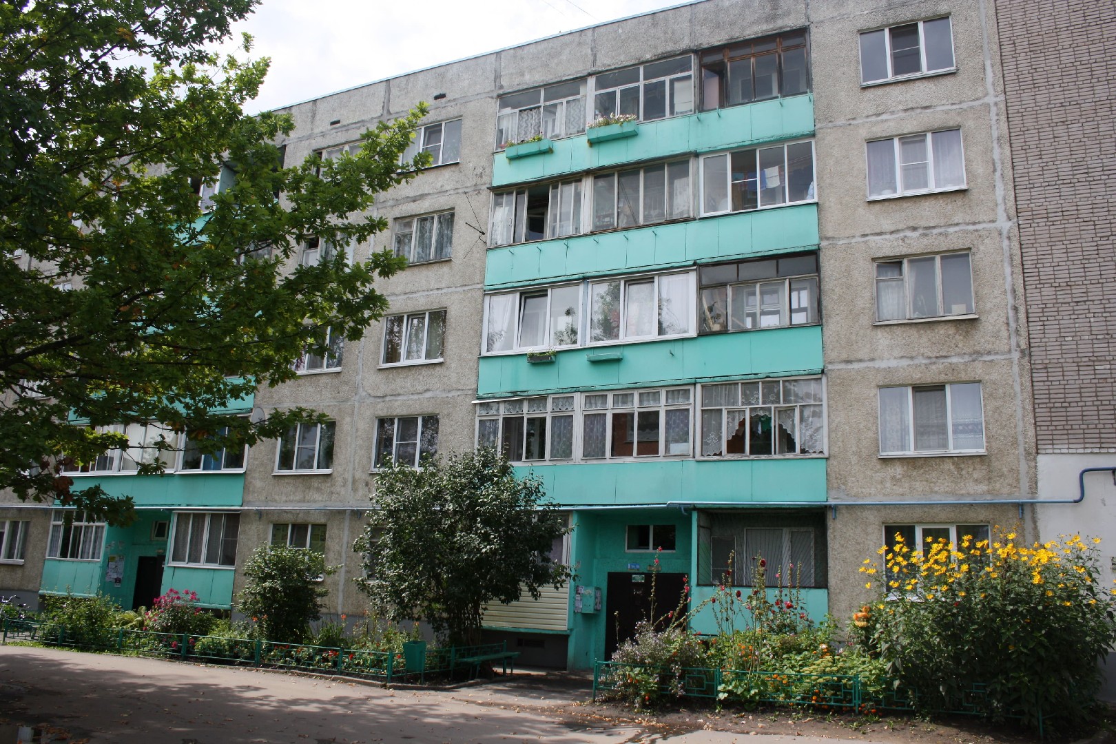 обл. Новгородская, г. Великий Новгород, ул. Кочетова, д. 45, к. 1-фасад здания