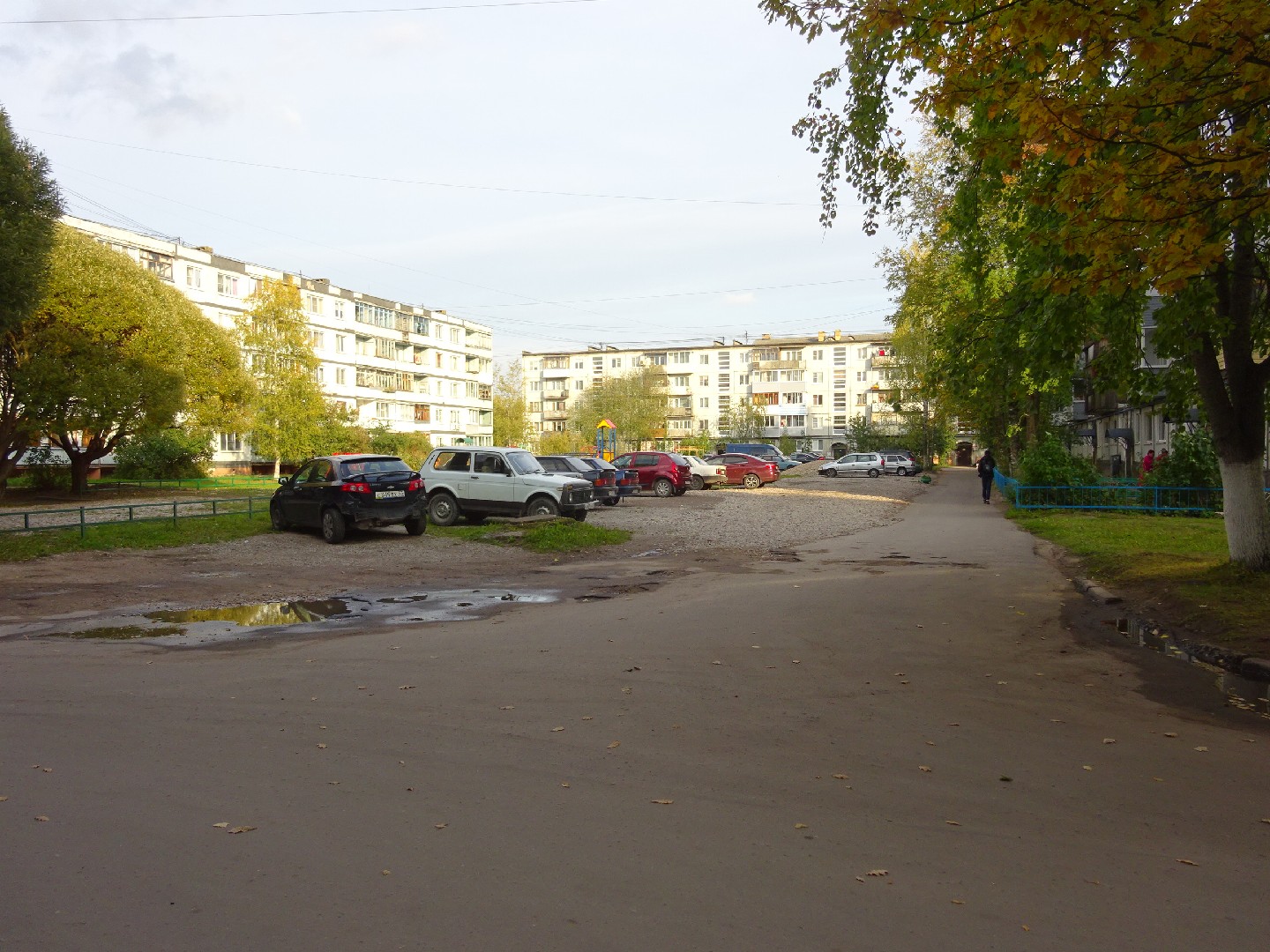 обл. Новгородская, г. Великий Новгород, ул. Кочетова, д. 45, к. 1-придомовая территория