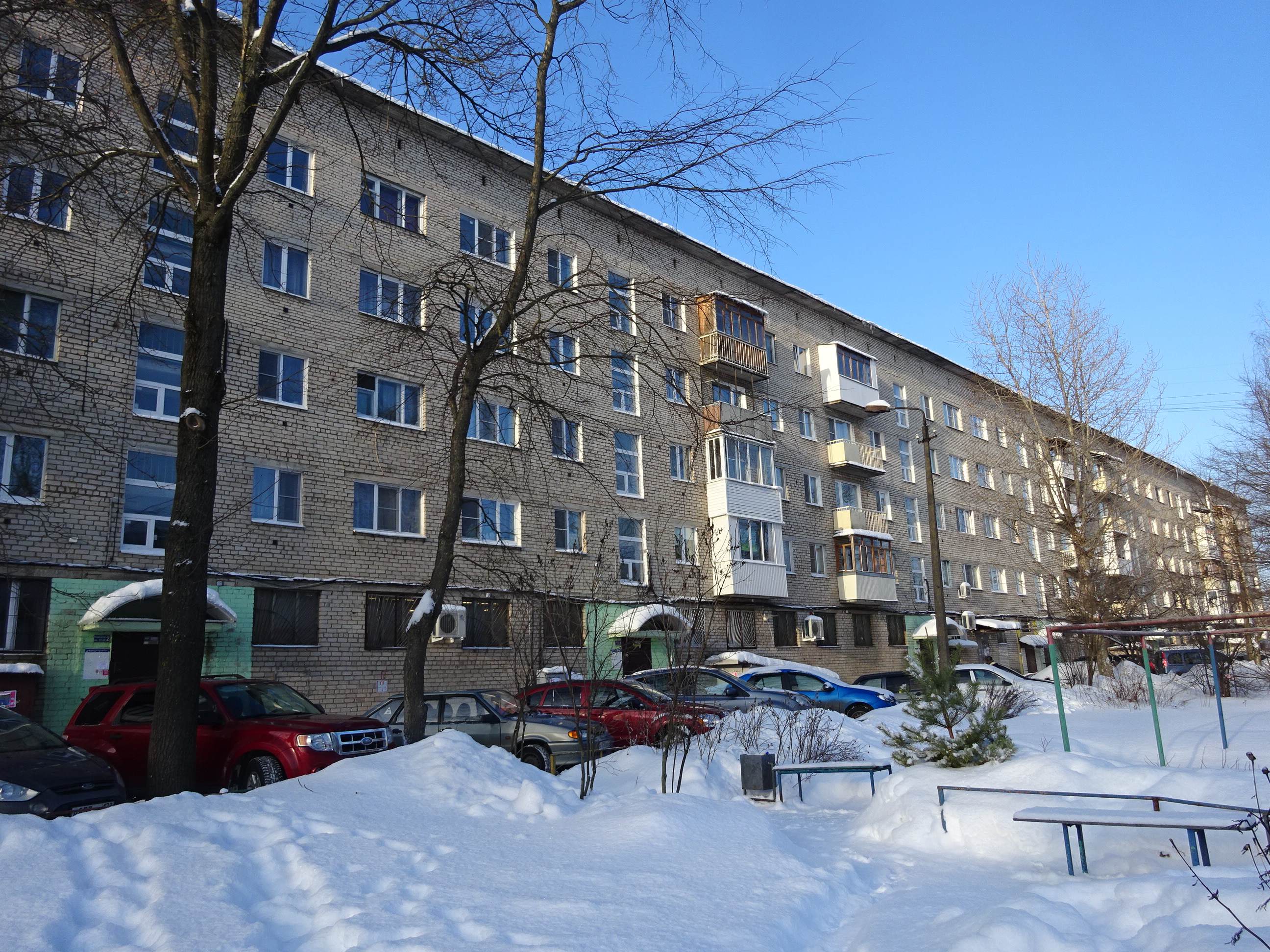 обл. Новгородская, г. Великий Новгород, ул. Ломоносова, д. 19/19-фасад здания