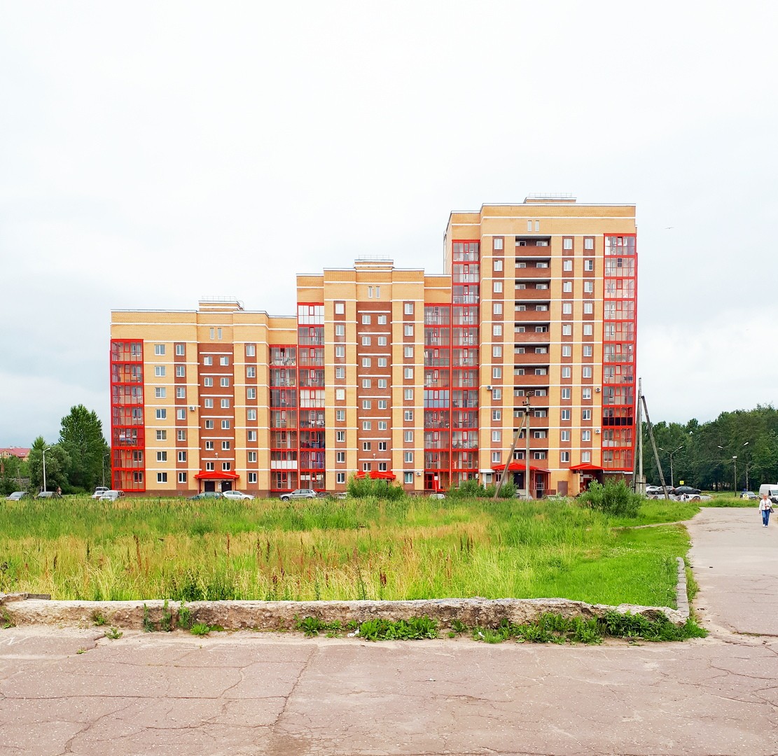 обл. Новгородская, г. Великий Новгород, ул. Ломоносова, д. 37-фасад здания