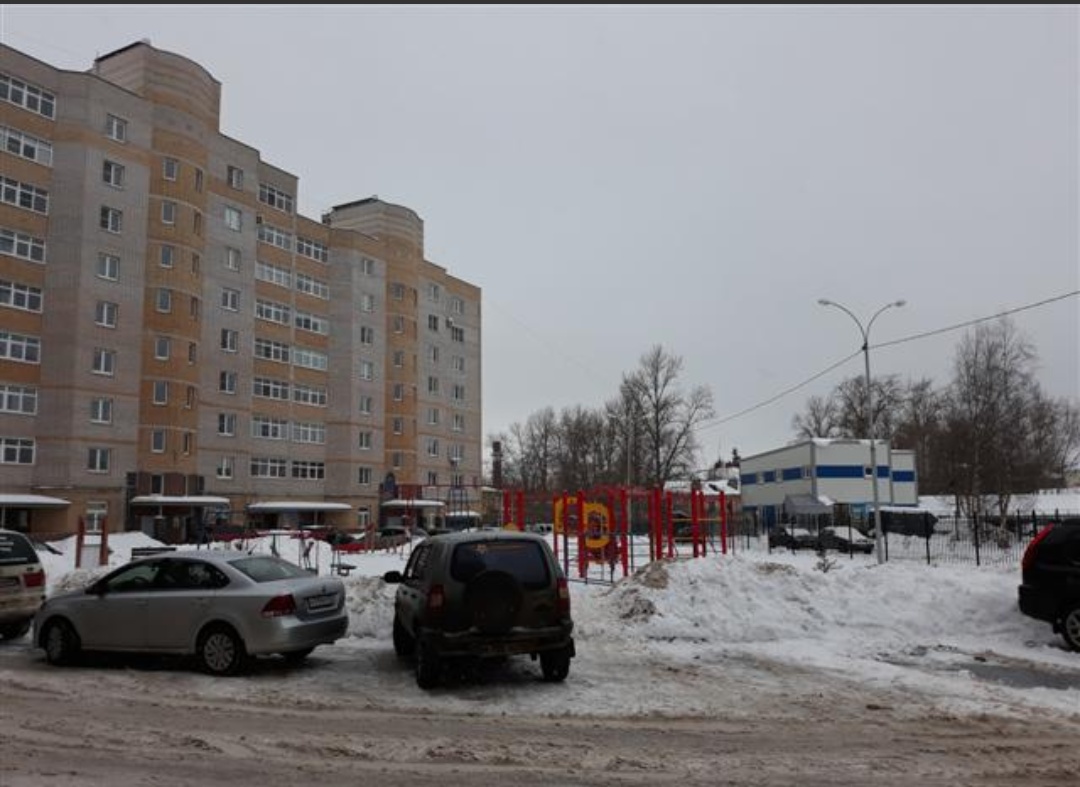 обл. Новгородская, г. Великий Новгород, ул. Маловишерская, д. 1-придомовая территория