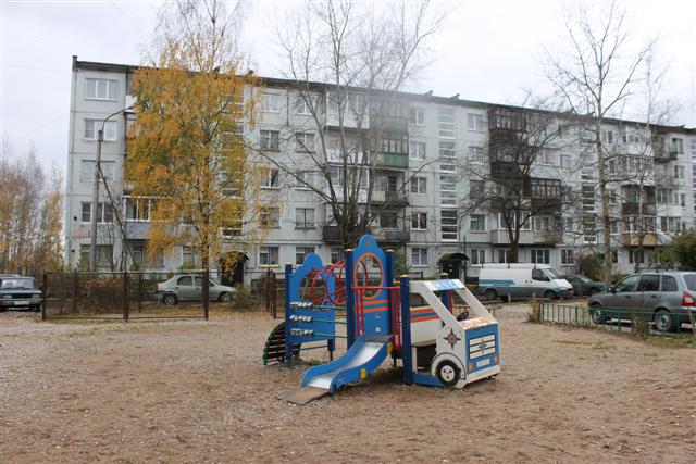 обл. Новгородская, г. Великий Новгород, ул. Октябрьская, д. 12, к. 1-придомовая территория