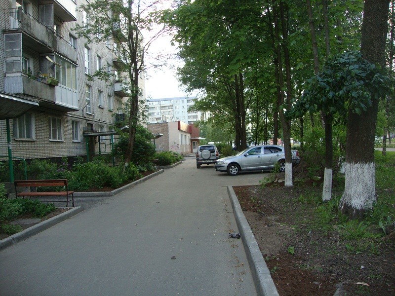 обл. Новгородская, г. Великий Новгород, ул. Свободы, д. 17-придомовая территория