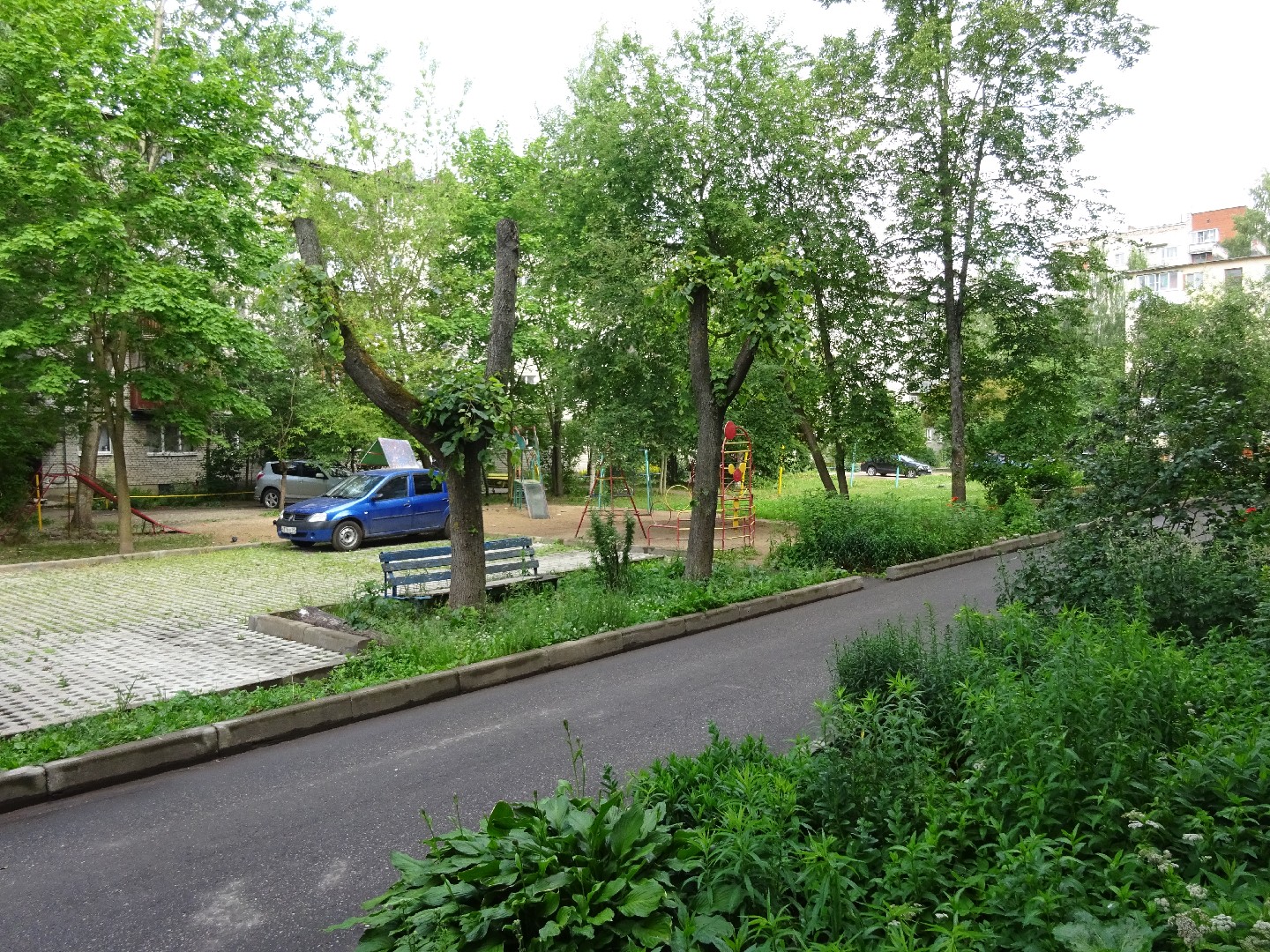 обл. Новгородская, г. Великий Новгород, ул. Тимура Фрунзе-Оловянка, д. 7-придомовая территория