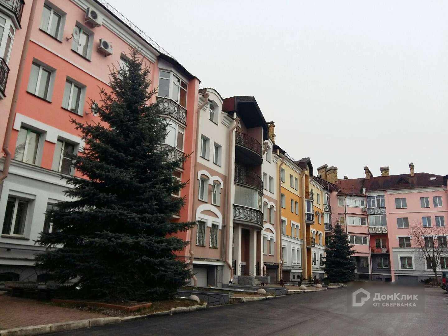 обл. Новгородская, г. Великий Новгород, ул. Федоровский Ручей, д. 12/57-фасад здания