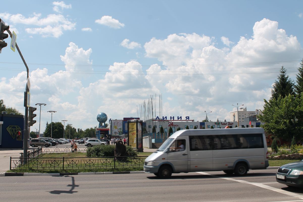 обл. Белгородская, г. Белгород, пр-кт. Ватутина, д. 13б-придомовая территория