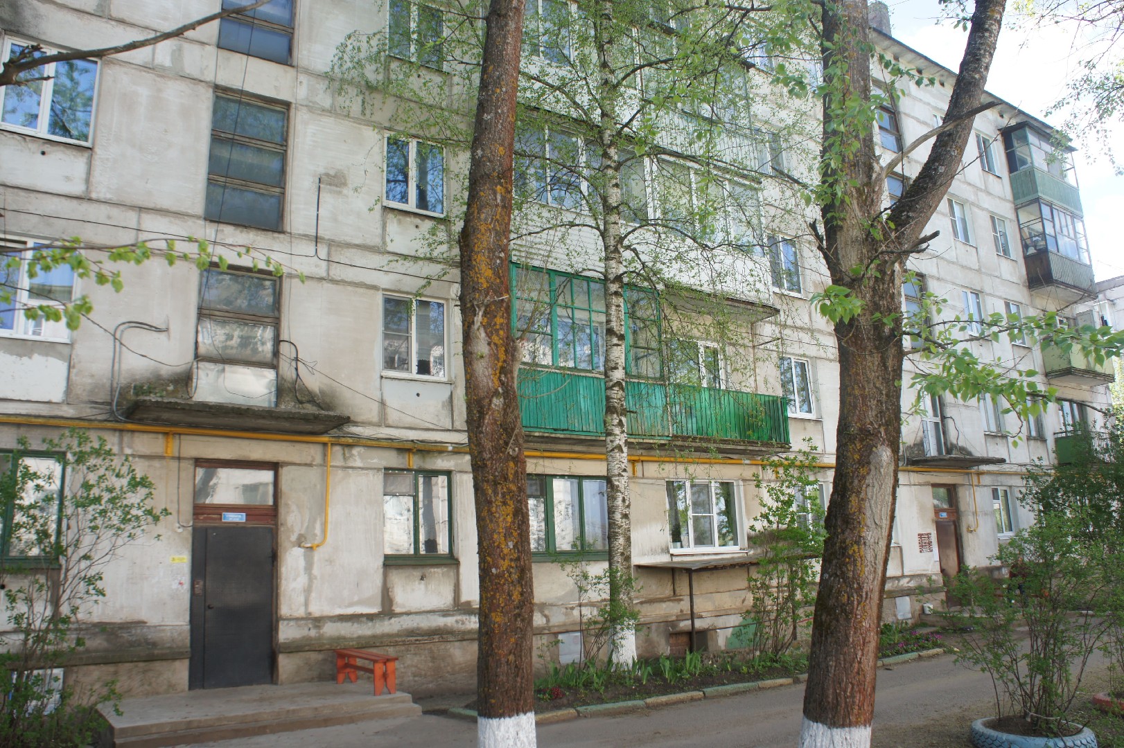 обл. Новгородская, р-н. Маловишерский, г. Малая Вишера, ул. Пушкинская, д. 42-фасад здания