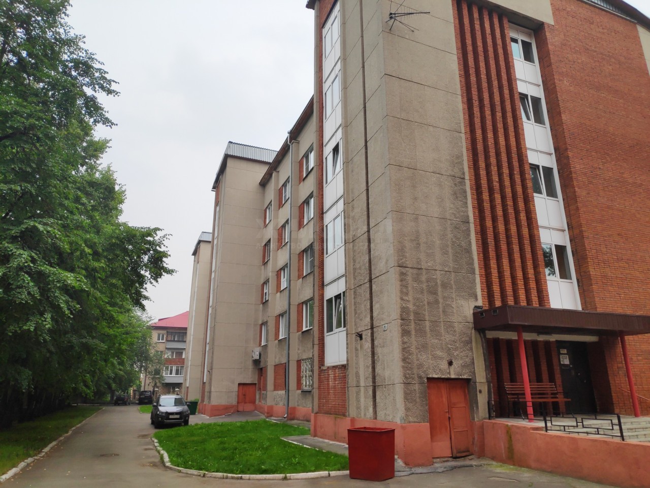 край. Алтайский, г. Барнаул, ул. Анатолия, д. 91-фасад здания