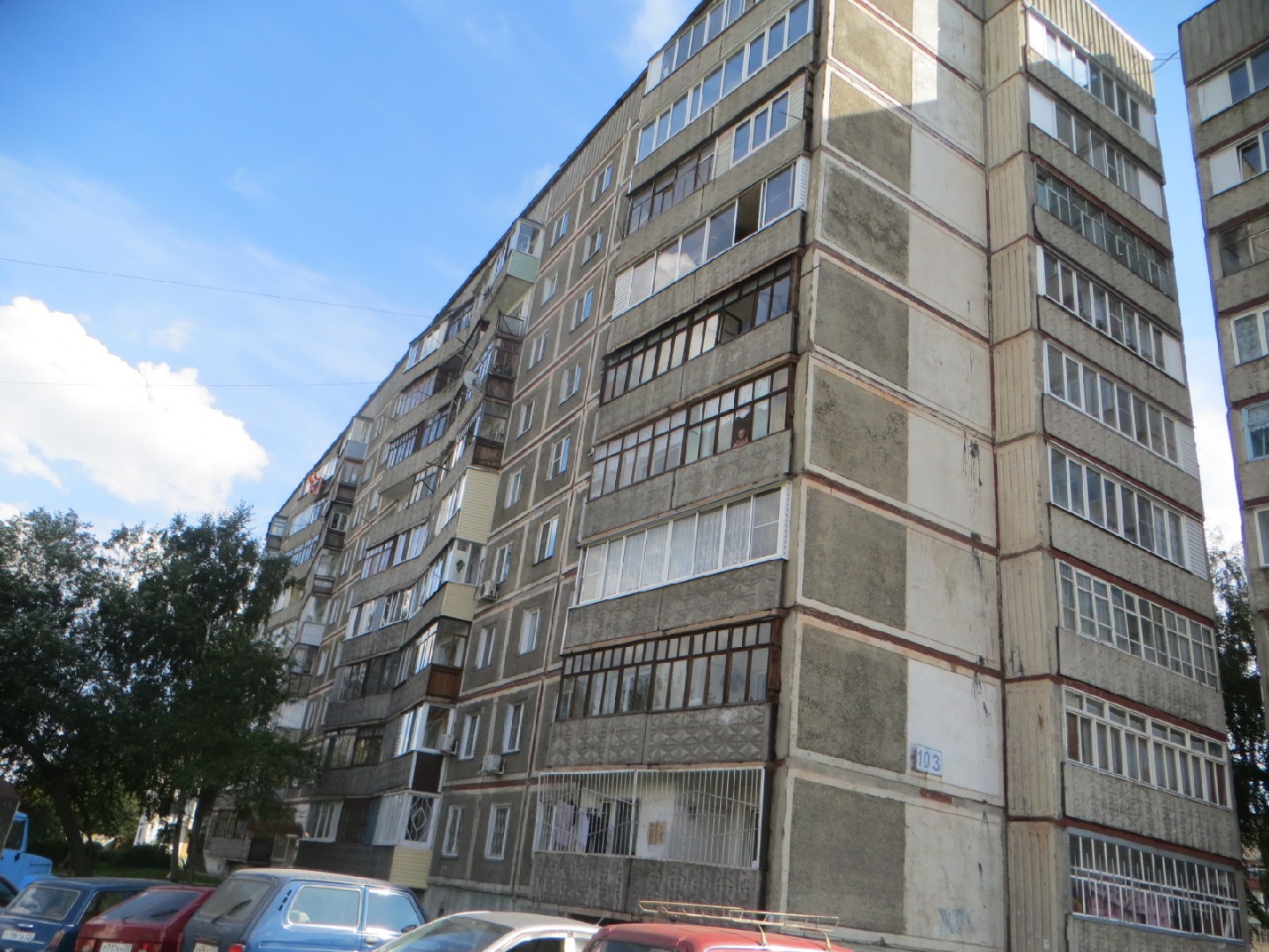 край. Алтайский, г. Бийск, ул. Мухачева, д. 103-фасад здания