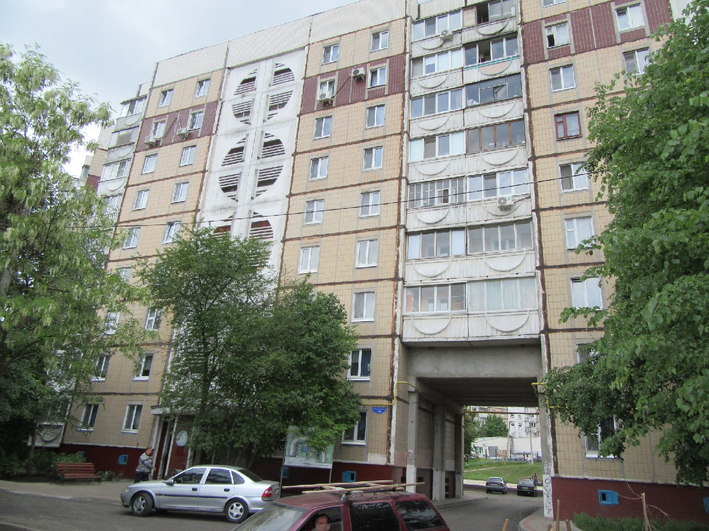 обл. Белгородская, г. Белгород, ул. Железнодорожная, д. 129-фасад здания