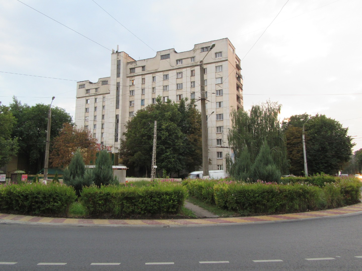 обл. Белгородская, г. Белгород, ул. Железнякова, д. 1-фасад здания