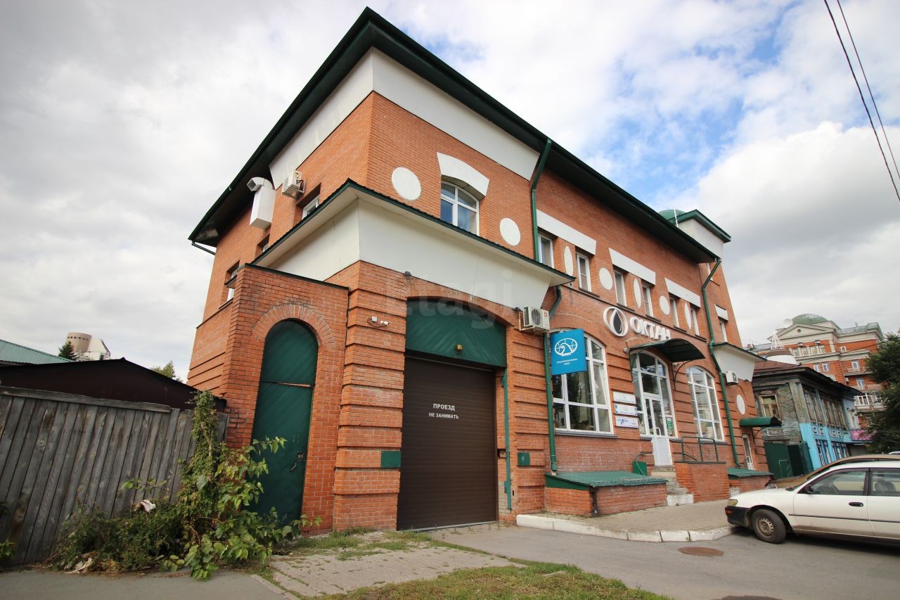 край. Алтайский, г. Барнаул, ул. Анатолия, д. 94-фасад здания