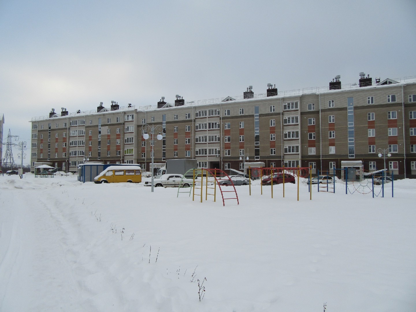 обл. Белгородская, р-н. Белгородский, пгт. Разумное, ул. Вересковая, д. 7-придомовая территория