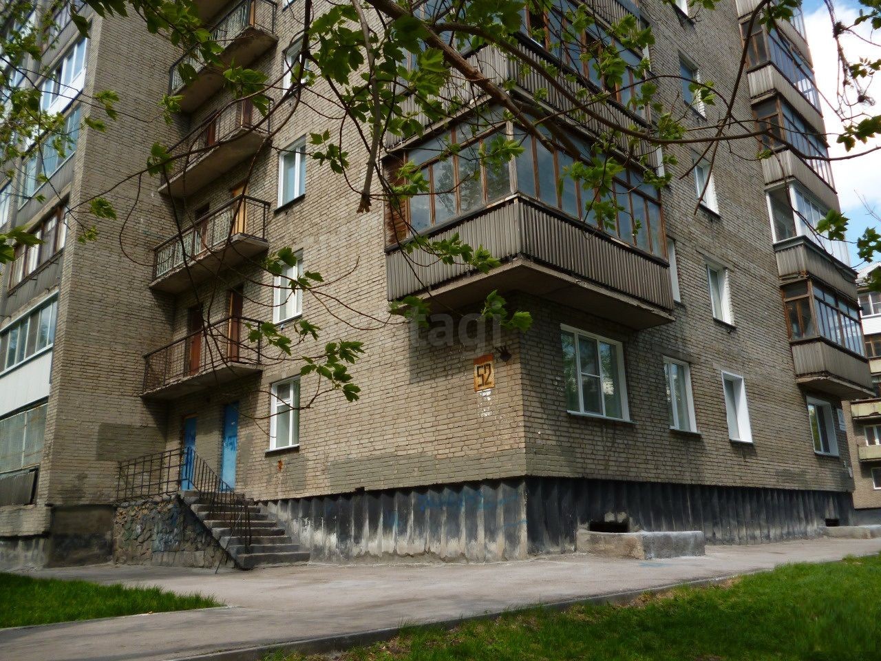 обл. Новосибирская, г. Новосибирск, ул. Учительская, д. 52-фасад здания
