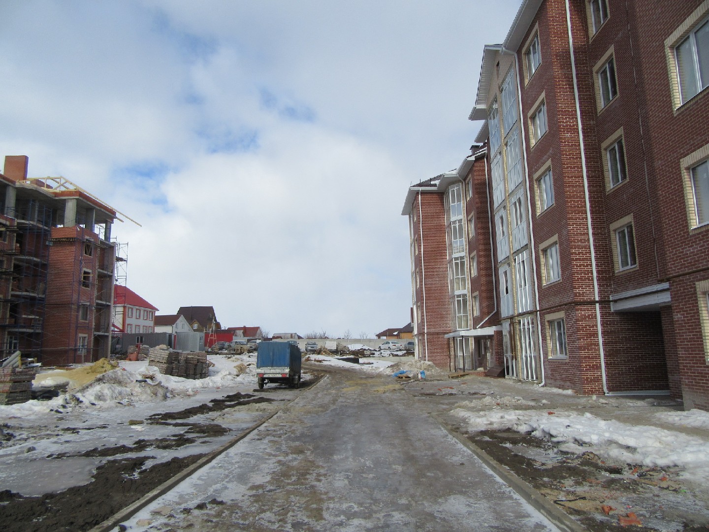 обл. Белгородская, р-н. Белгородский, п. Северный, пер. Парковый, д. 8-придомовая территория