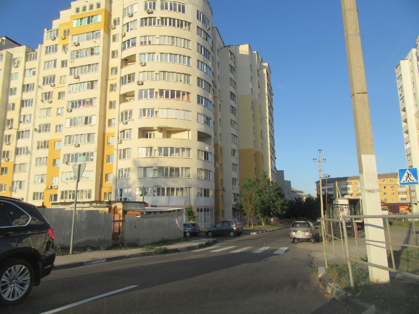 обл. Белгородская, р-н. Белгородский, п. Северный, ул. Садовая, д. 84-фасад здания