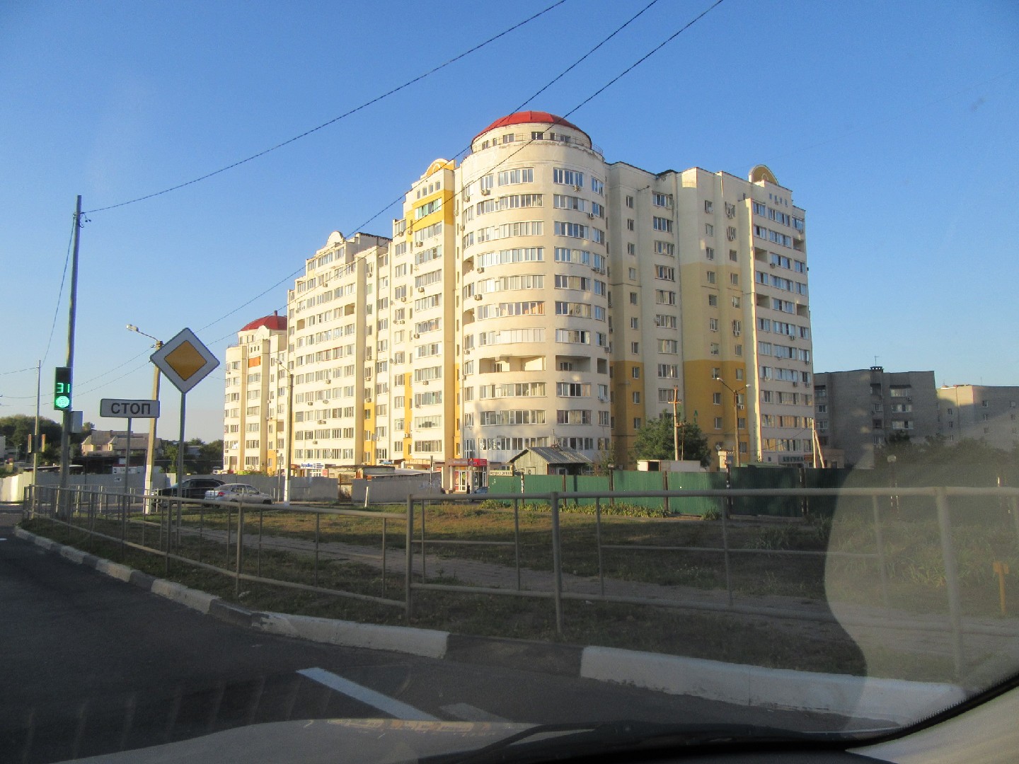 обл. Белгородская, р-н. Белгородский, п. Северный, ул. Садовая, д. 84-фасад здания