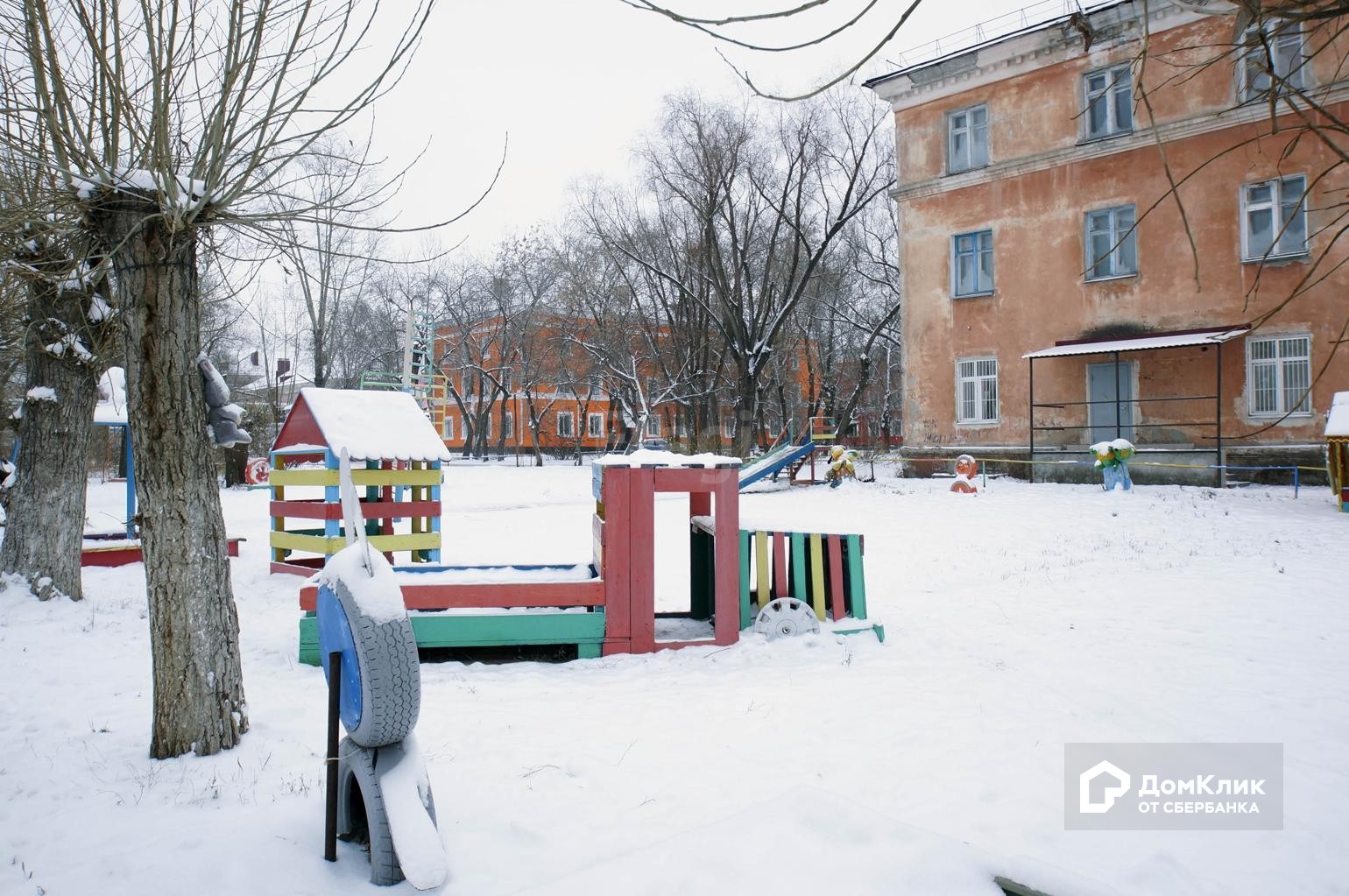 обл. Омская, г. Омск, ул. 20 лет РККА, д. 1, стр. 2-придомовая территория