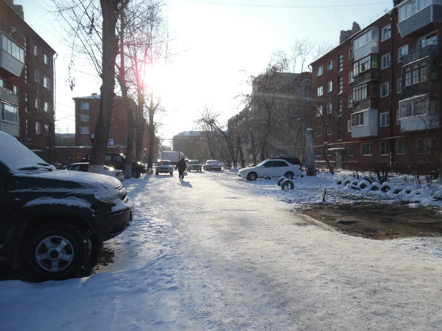 обл. Омская, г. Омск, ул. 22 Партсъезда, д. 7-придомовая территория