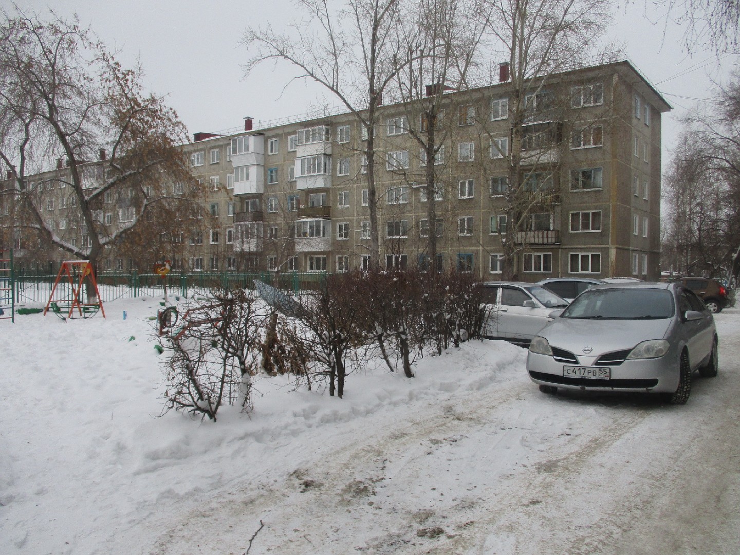 обл. Омская, г. Омск, ул. 50 лет ВЛКСМ, д. 5в-придомовая территория