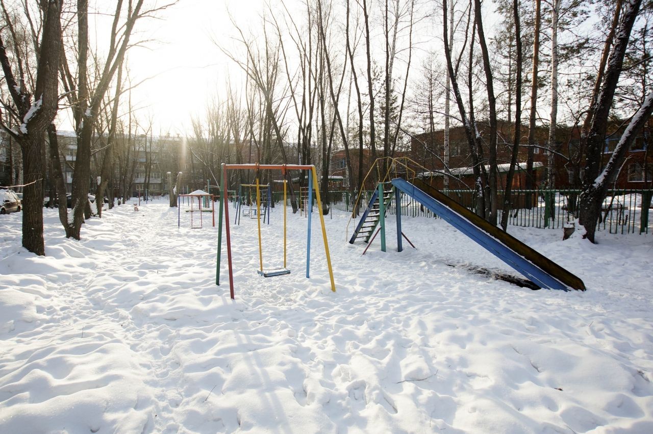 обл. Омская, г. Омск, ул. 50 лет ВЛКСМ, д. 14 в-придомовая территория