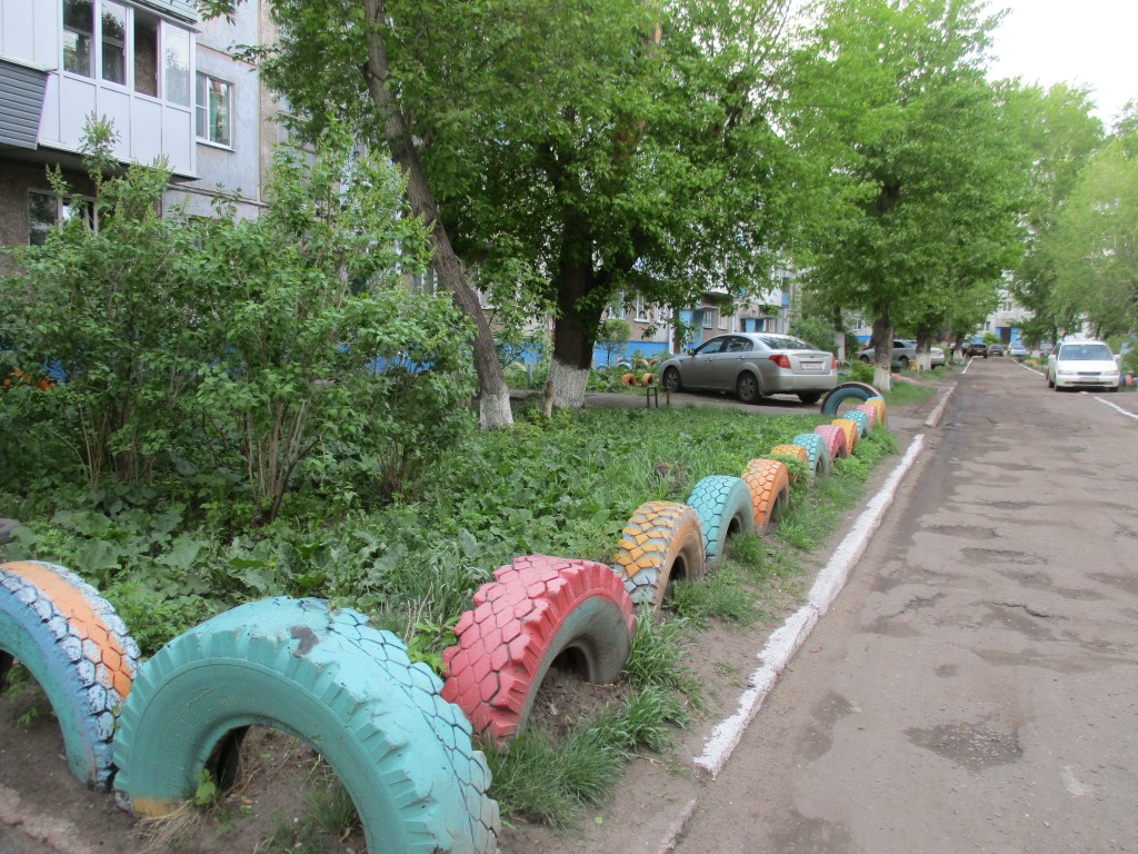 обл. Омская, г. Омск, ул. 50 лет Профсоюзов, д. 132-придомовая территория