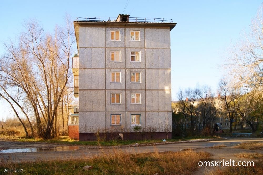 обл. Омская, г. Омск, ул. 75 Гвардейской бригады, д. 20А-фасад здания