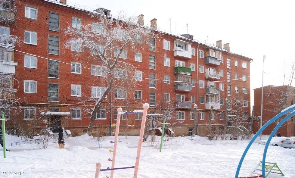 обл. Омская, г. Омск, ул. Андрианова, д. 20-фасад здания