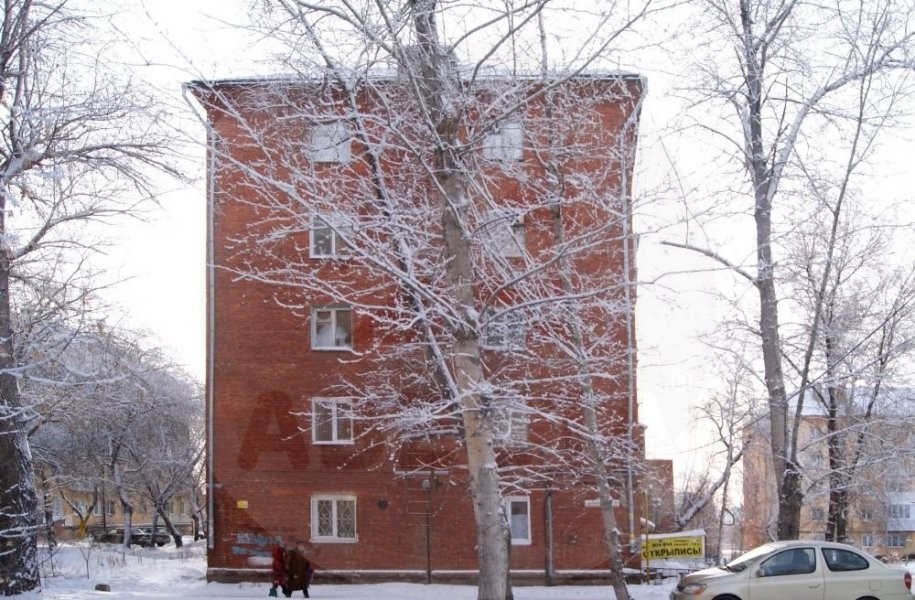 обл. Омская, г. Омск, ул. Андрианова, д. 20-фасад здания