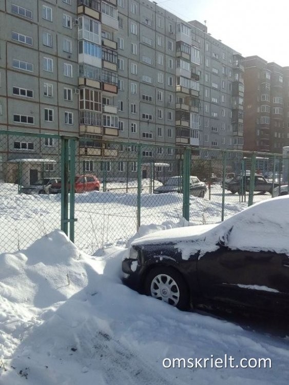 обл. Омская, г. Омск, ул. Арнольда Нейбута, д. 66-придомовая территория