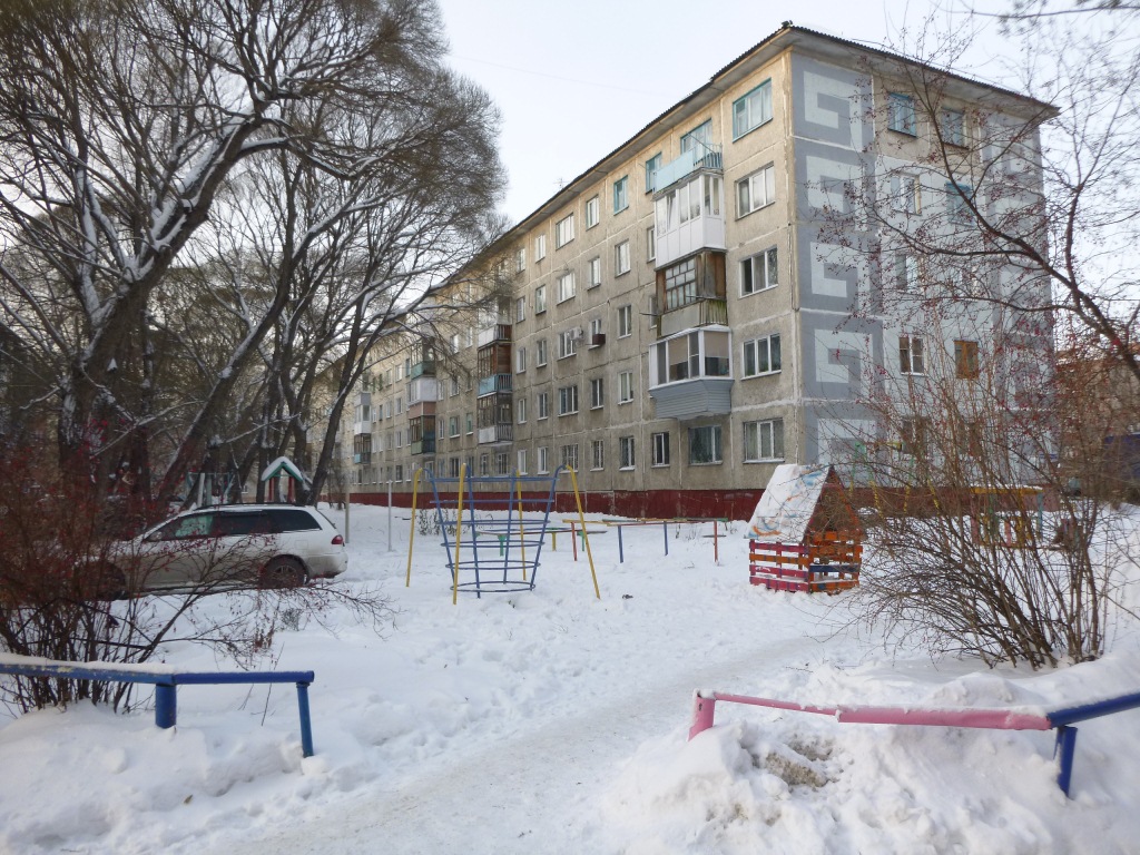 обл. Омская, г. Омск, ул. Багратиона, д. 27, к. Д-придомовая территория