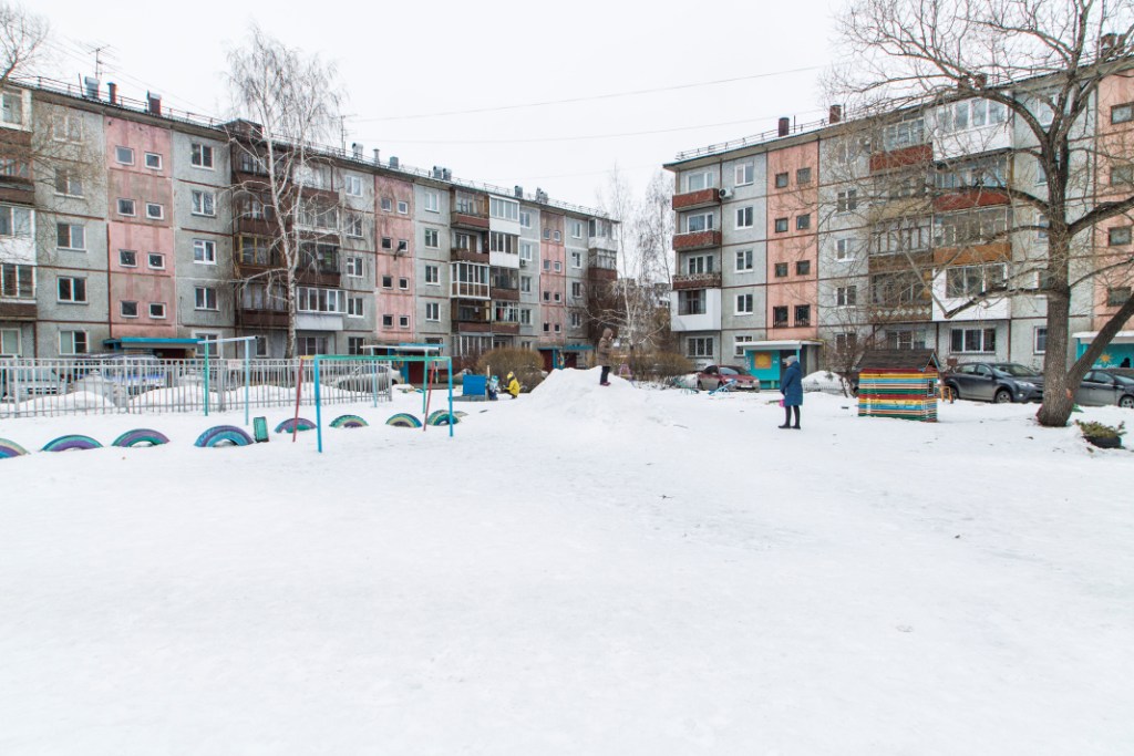 обл. Омская, г. Омск, ул. Бородина, д. 10, к. 5-придомовая территория