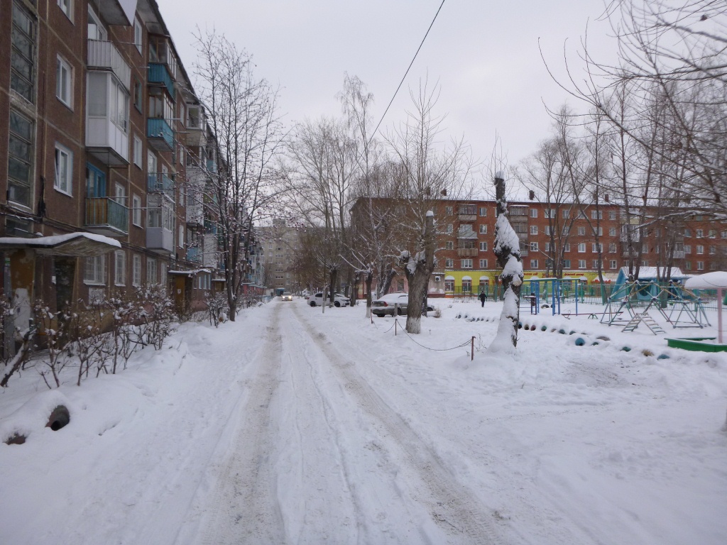 обл. Омская, г. Омск, ул. Бородина, д. 37-придомовая территория