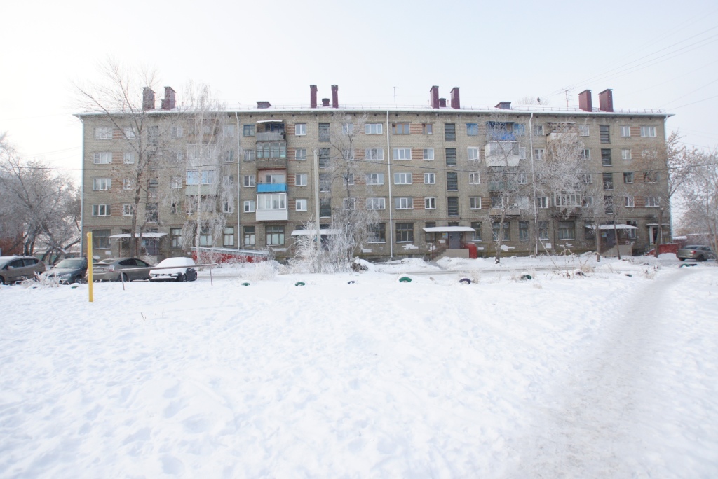 обл. Омская, г. Омск, городок. Военный 16-й, д. 381-придомовая территория