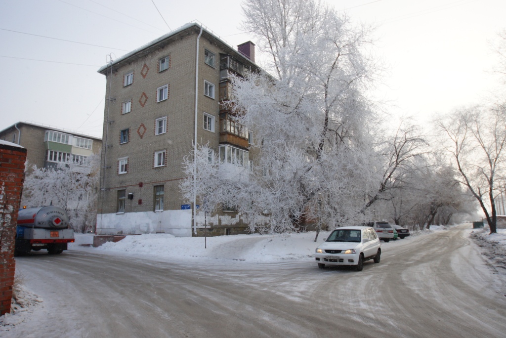 обл. Омская, г. Омск, городок. Военный 16-й, д. 381-фасад здания