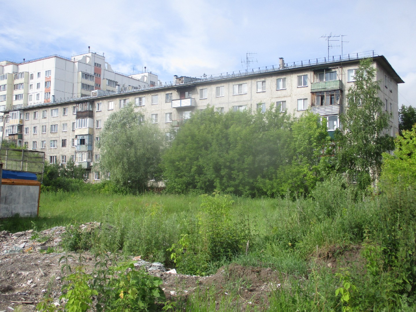 обл. Омская, г. Омск, городок. Военный 16-й, д. 426, стр. жилой дом-фасад здания