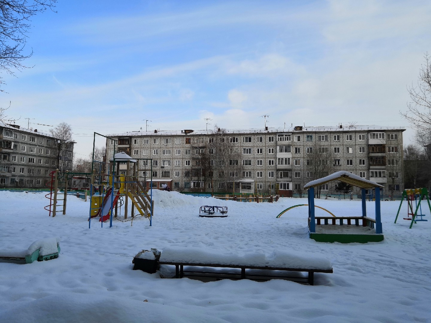 обл. Омская, г. Омск, ул. Волгоградская, д. 30-придомовая территория