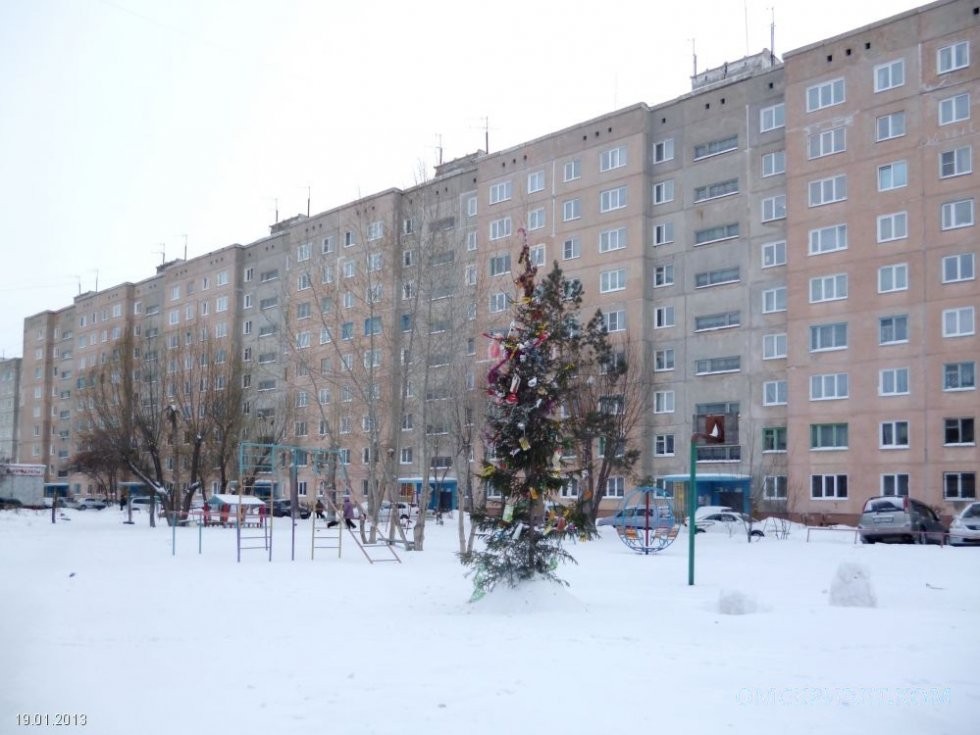 обл. Омская, г. Омск, ул. Волгоградская, д. 32-фасад здания