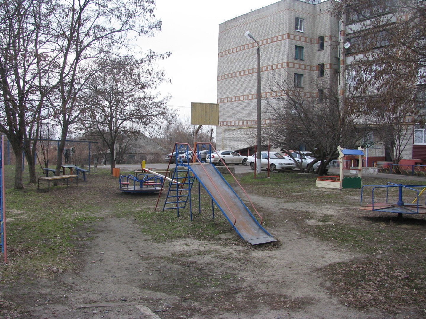 обл. Белгородская, р-н. Валуйский, г. Валуйки, ул. Новая, д. 5-придомовая территория