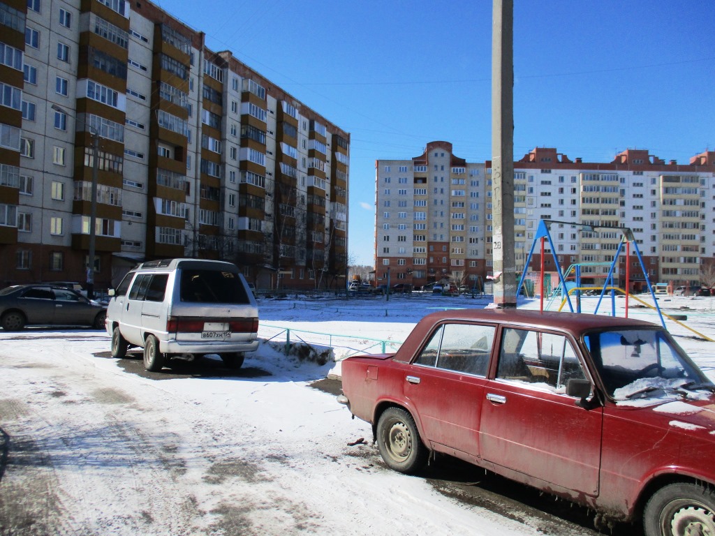 обл. Омская, г. Омск, ул. Дмитриева, д. 15, к. 5-придомовая территория