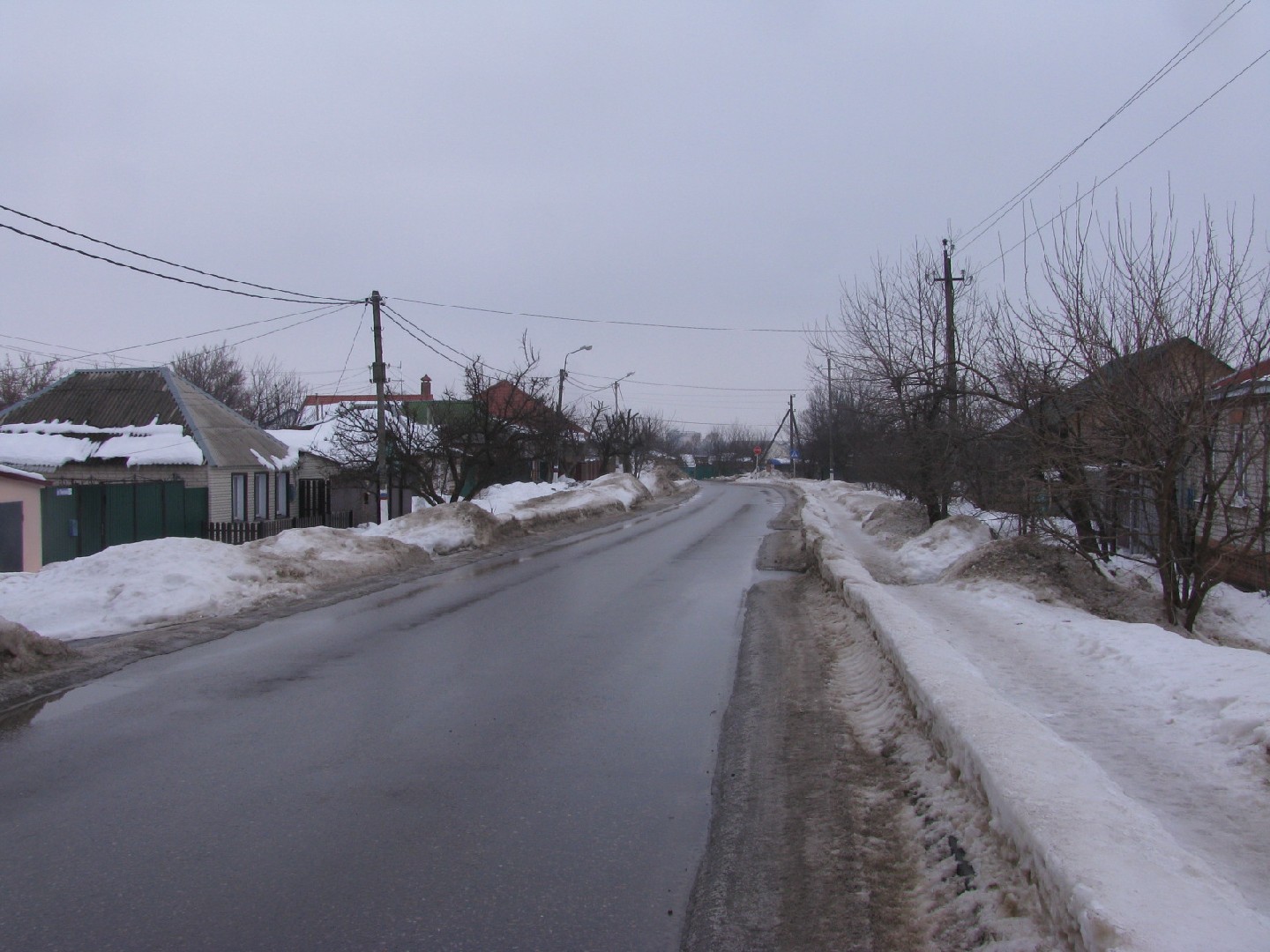 обл. Белгородская, р-н. Валуйский, г. Валуйки, ул. Чапаева, д. 28А-придомовая территория