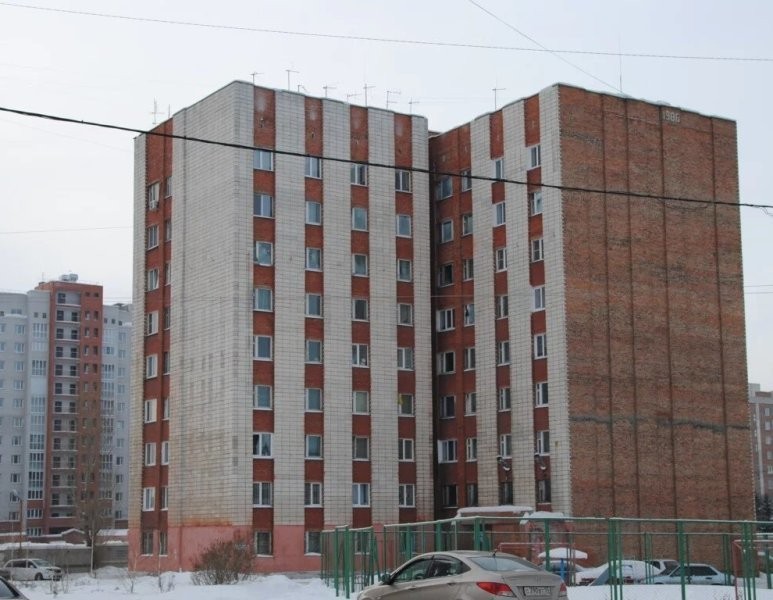 обл. Омская, г. Омск, ул. Кемеровская, д. 134-фасад здания