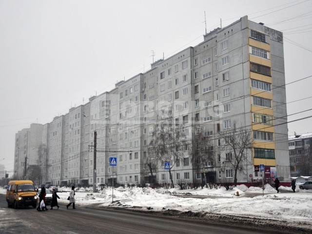 обл. Омская, г. Омск, пр-кт. Комарова, д. 5-фасад здания