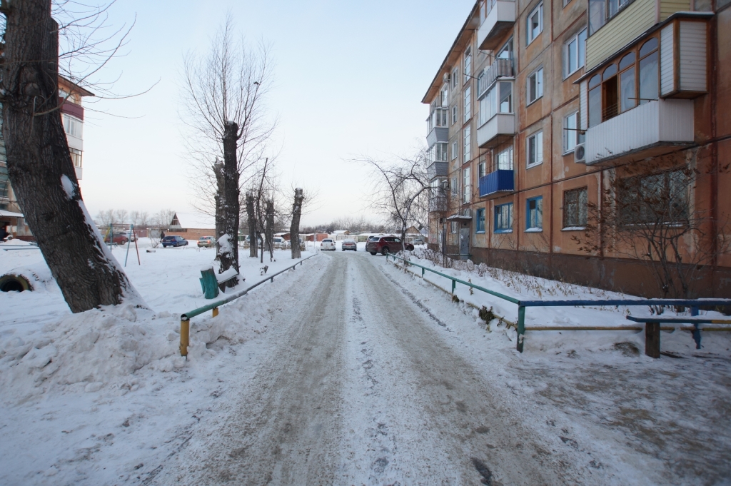 обл. Омская, г. Омск, пр-кт. Космический, д. 89-придомовая территория