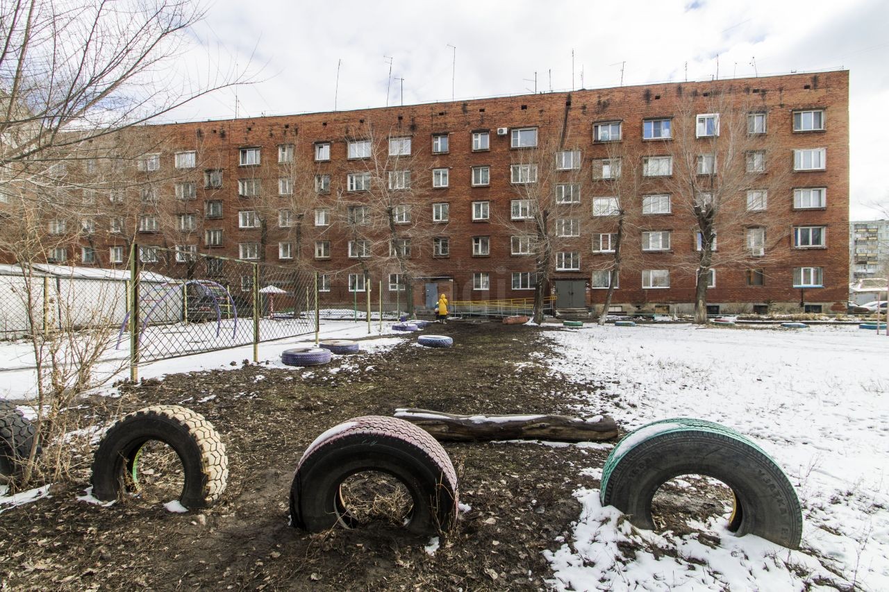 обл. Омская, г. Омск, ул. Куйбышева, д. 150-придомовая территория