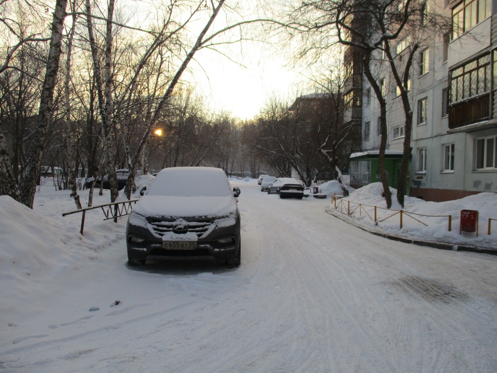 обл. Омская, г. Омск, ул. Лукашевича, д. 1-придомовая территория