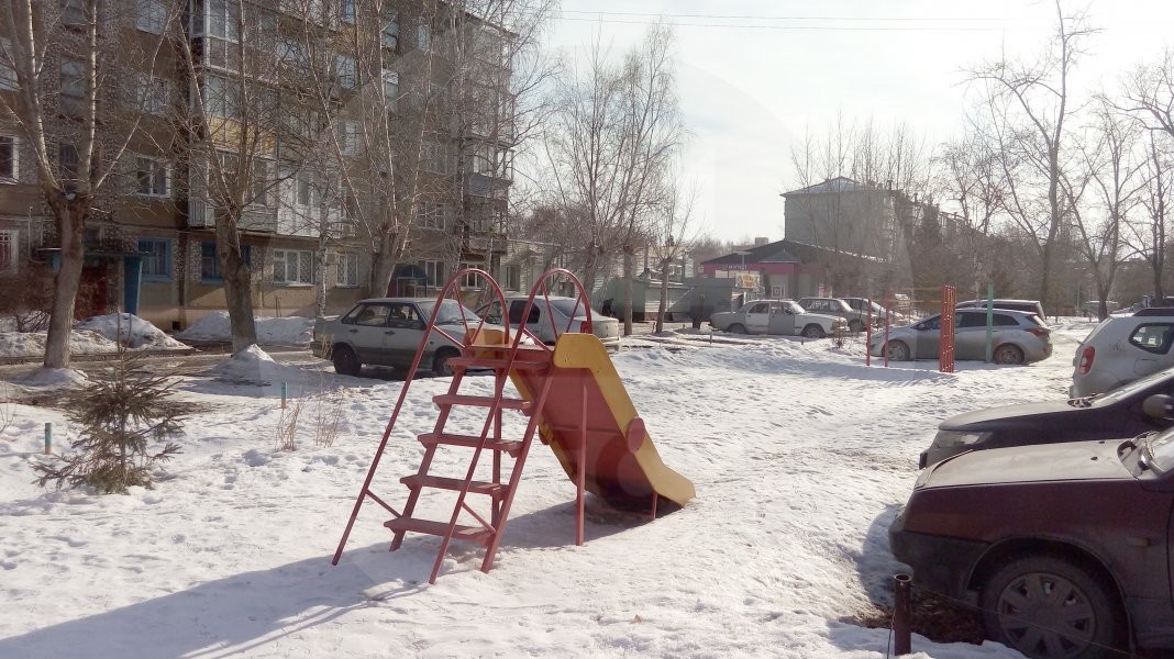 обл. Омская, г. Омск, ул. Лукашевича, д. 17, к. Б-придомовая территория