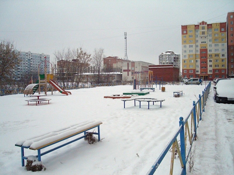 обл. Омская, г. Омск, ул. Малиновского, д. 14, к. 2-придомовая территория