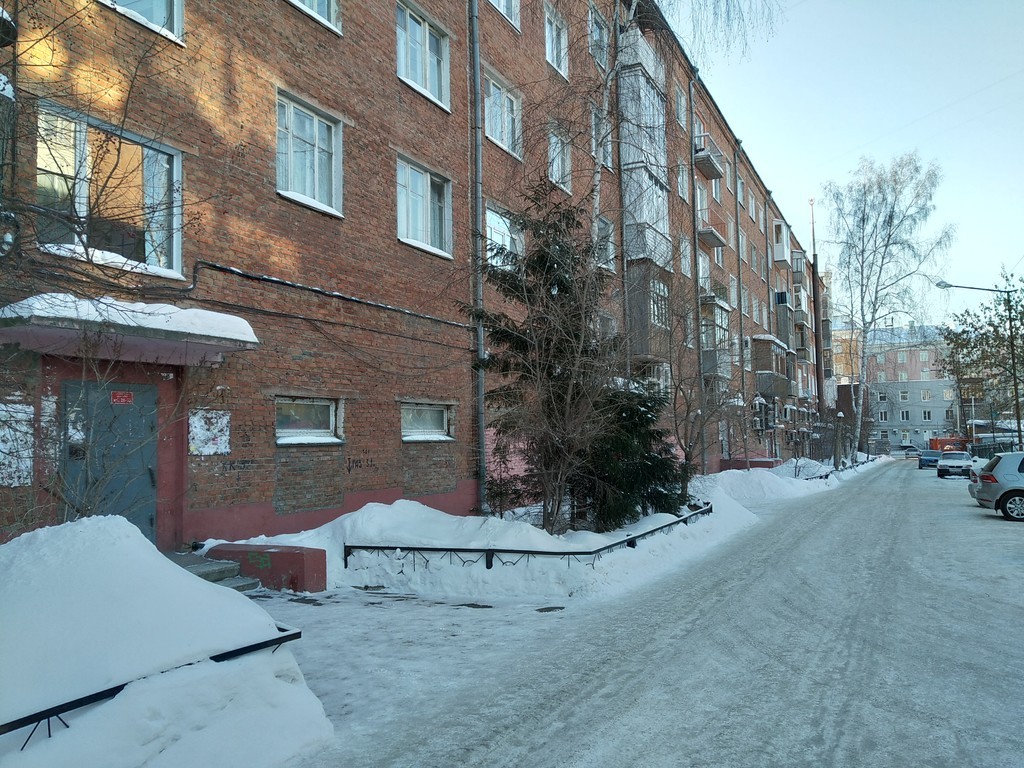 обл. Омская, г. Омск, ул. Масленникова, д. 9-фасад здания